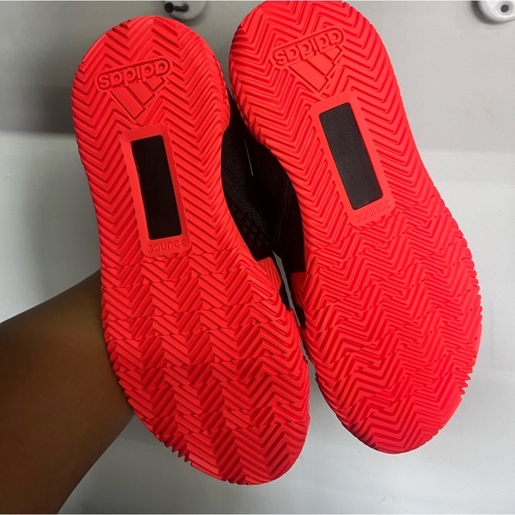 NWT ADIDAS Men's STYCON BOA Color:Cloud White-Silver Metallic-Solar
Red Size 7.5 - Picture 5 of 9